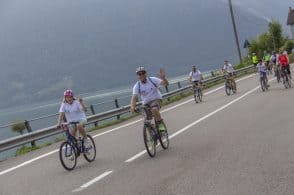 Giro del Lago di Santa Croce: sport, sorrisi e solidarietà tornano protagonisti