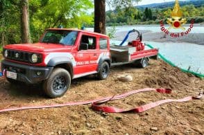 Esercitazione VVF: acqua dal Piave per gli elicotteri antincendio