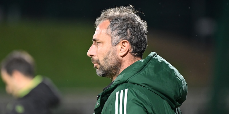 https://www.newsinquota.it/wp-content/uploads/2025/12/Mister_Bonatti_e_la_trasferta_di_Busto_Arsizio.jpg