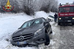 Pioggia in valle e neve in quota: il maltempo ha accolto la fiaccola