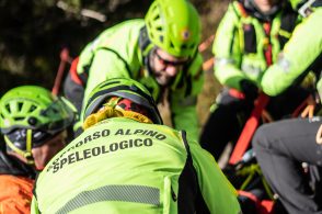 Bloccati negli schianti di Vaia: recuperati due giovani escursionisti portoghesi