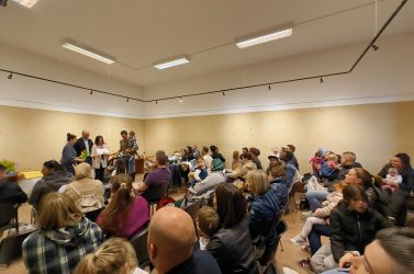 Alpago accoglie i nuovi nati: festa a Puos con 36 famiglie