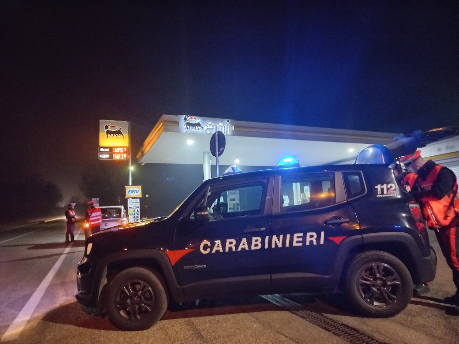 https://www.newsinquota.it/wp-content/uploads/2026/04/controlli-carabinieri-notte.jpg