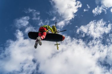 Scivola per 30 metri sul ghiaccio: escursionista recuperato dal Suem