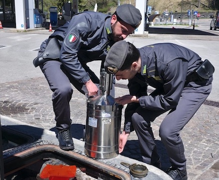 https://www.newsinquota.it/wp-content/uploads/2026/05/controlli-carburanti-finanza.jpeg