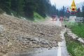 Frana sulla Sr48 a Cortina, strada chiusa tra Pocol e Falzarego