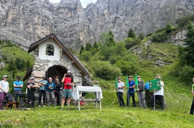 Alla Schiara il ricordo dei soci CAI e degli Alpini del 7° Reggimento