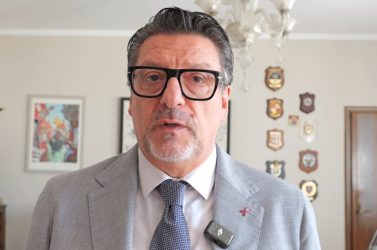 Pestaggio in centro, Daspo urbani: vietati bar e locali per un anno ai sei ragazzi