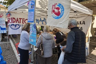 Liste d’attesa, centinaia di firme al gazebo per il diritto alle cure