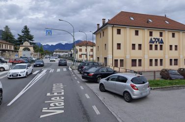 Via San Gervasio, FIAB boccia il nuovo semaforo: «Serve la chiusura al traffico»